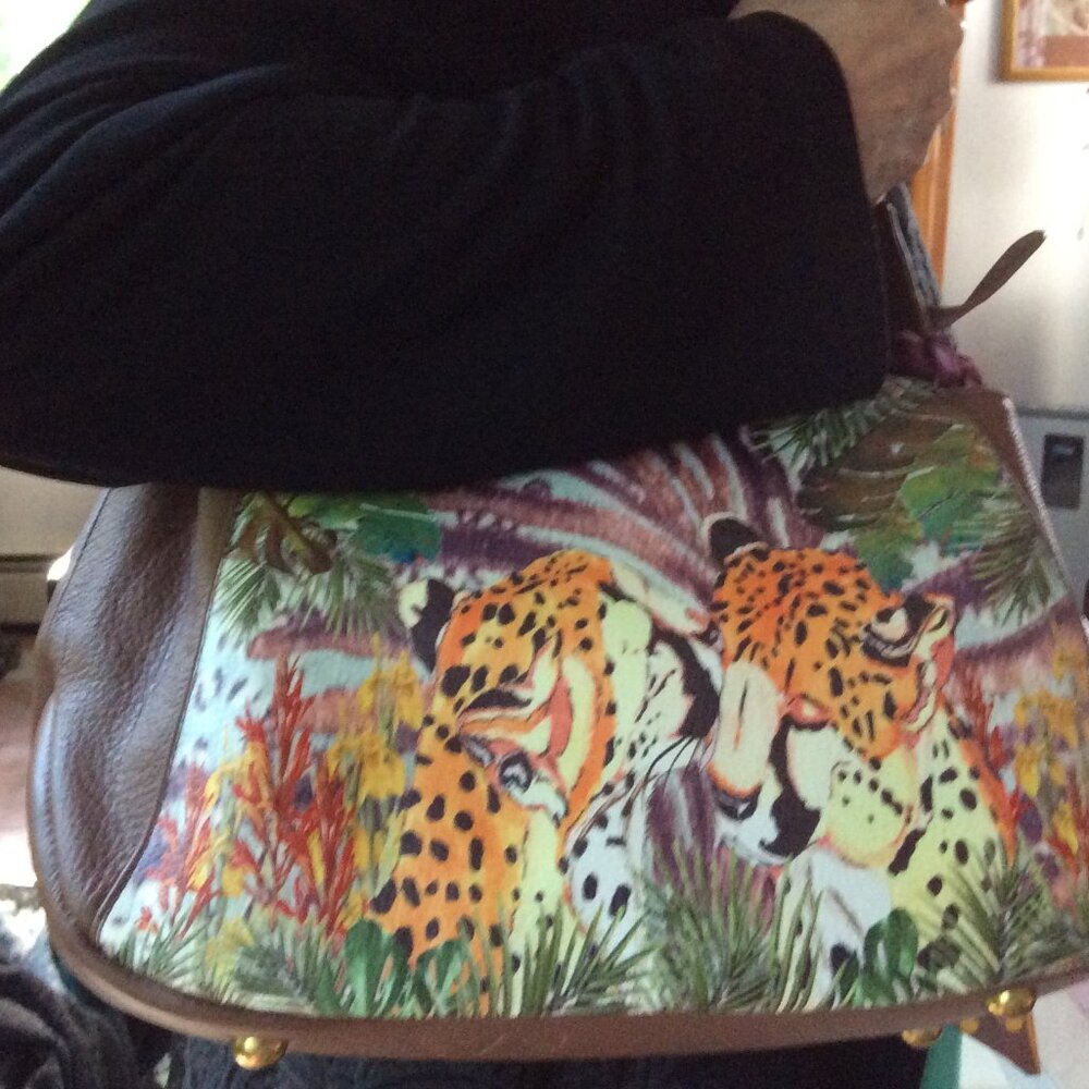 Sharif Hand-Painted Leather Shoulder Bag with Silk Scarf Key Chain - Picture 10 of 11